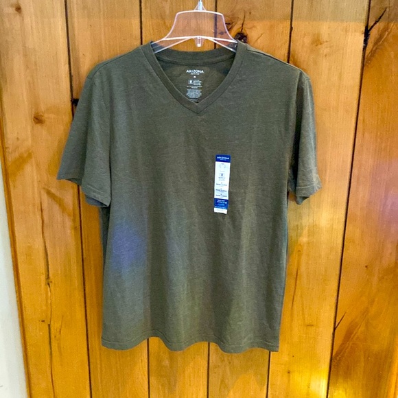 Medium Arizona Jean Co. hunter green v neck - Picture 1 of 4